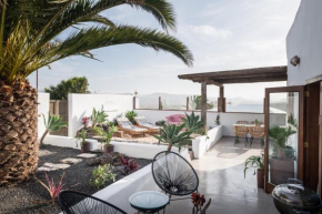 Casa Botanica - Central Island Location - 10 mins drive to Famara and La Santa